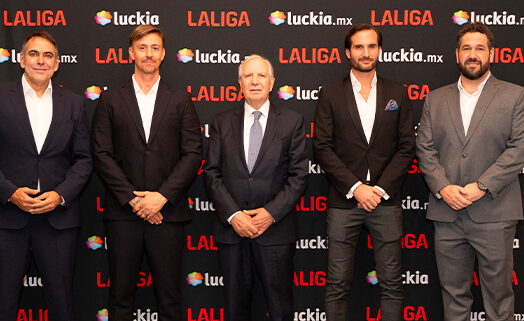 Leyendas del fútbol presentan el acuerdo con LALIGA en México