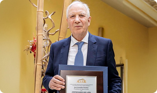 Jose González empresario del año